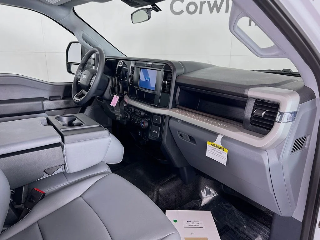 2025 Ford F-350 Super Duty Chassis Cab XL - Photo 23
