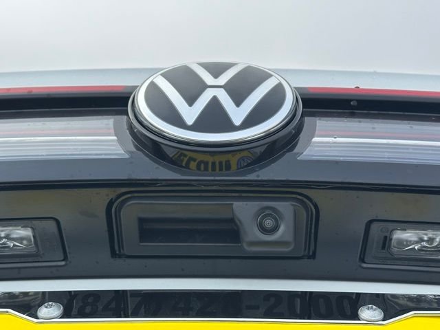 New 2026 Pure White W/Deep Black Roof Volkswagen 1.5T SE Black image 18