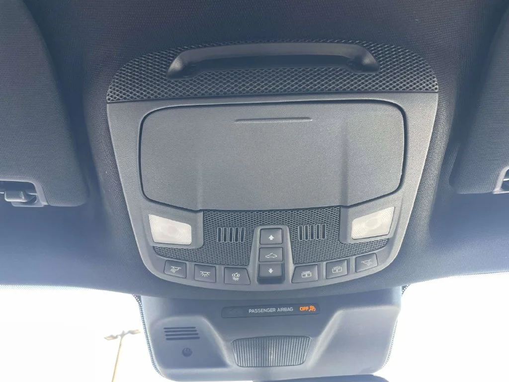 Used 2023  Ford Limited image 28