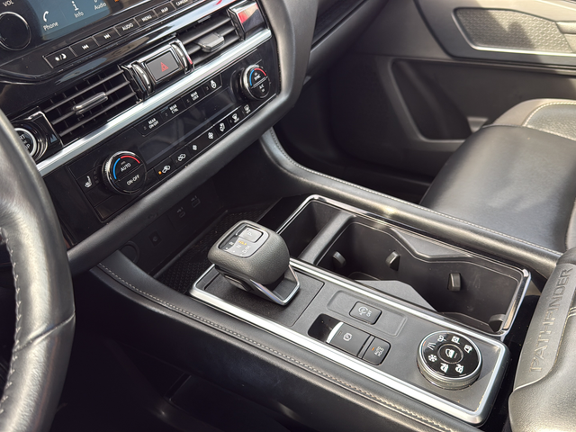 Used 2023 Black Nissan SL image 21