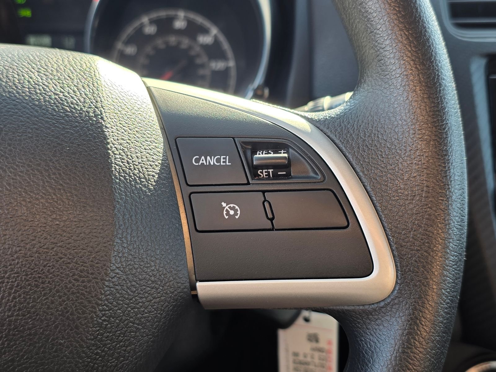 Used 2023  Mitsubishi 2.0 ES image 26
