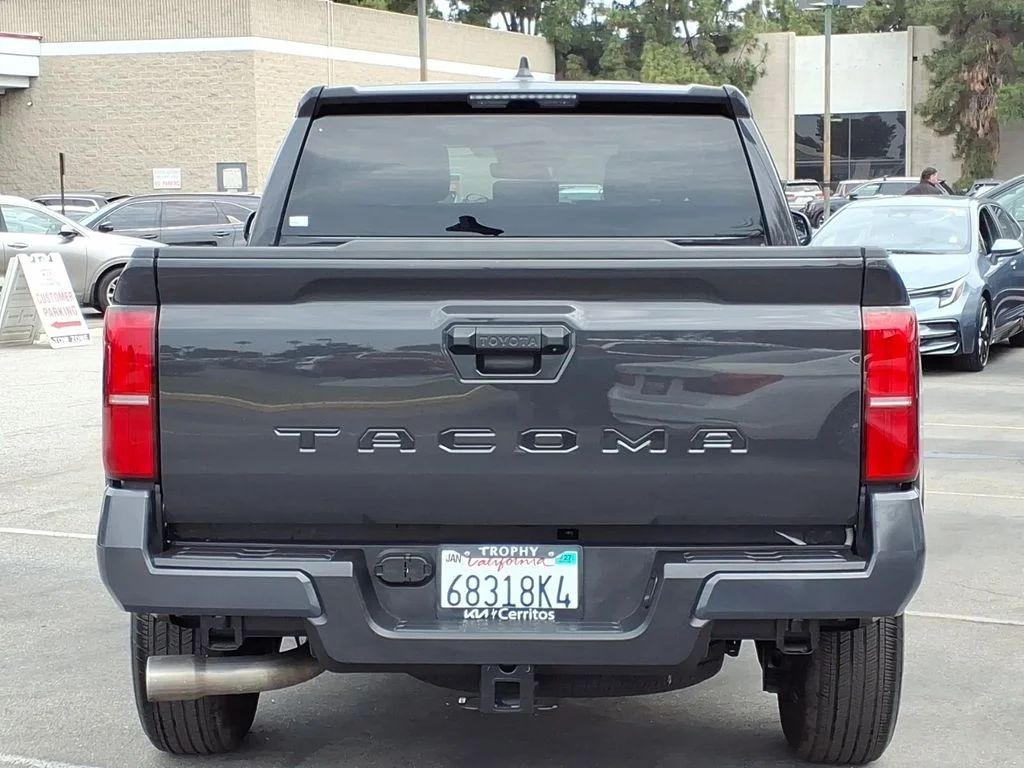 Used 2026  Toyota SR5 image 3