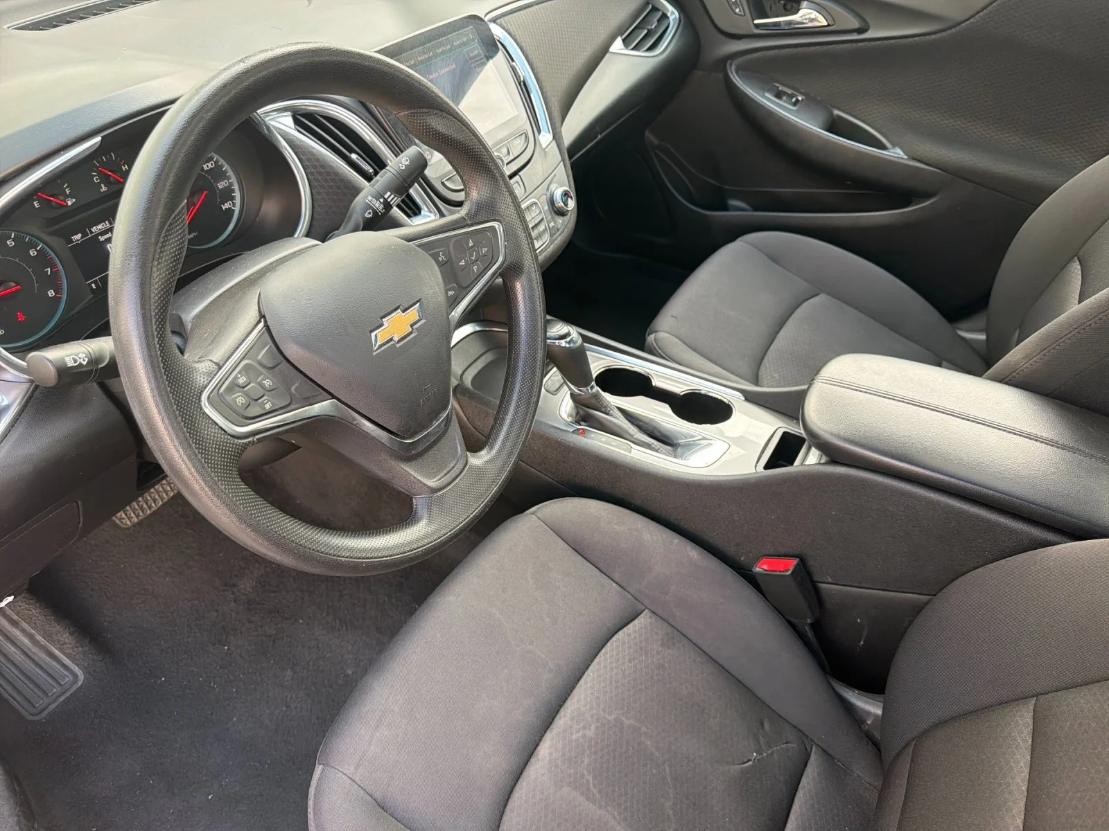 Used 2020 SILVER ICE METALLIC Chevrolet LT image 9