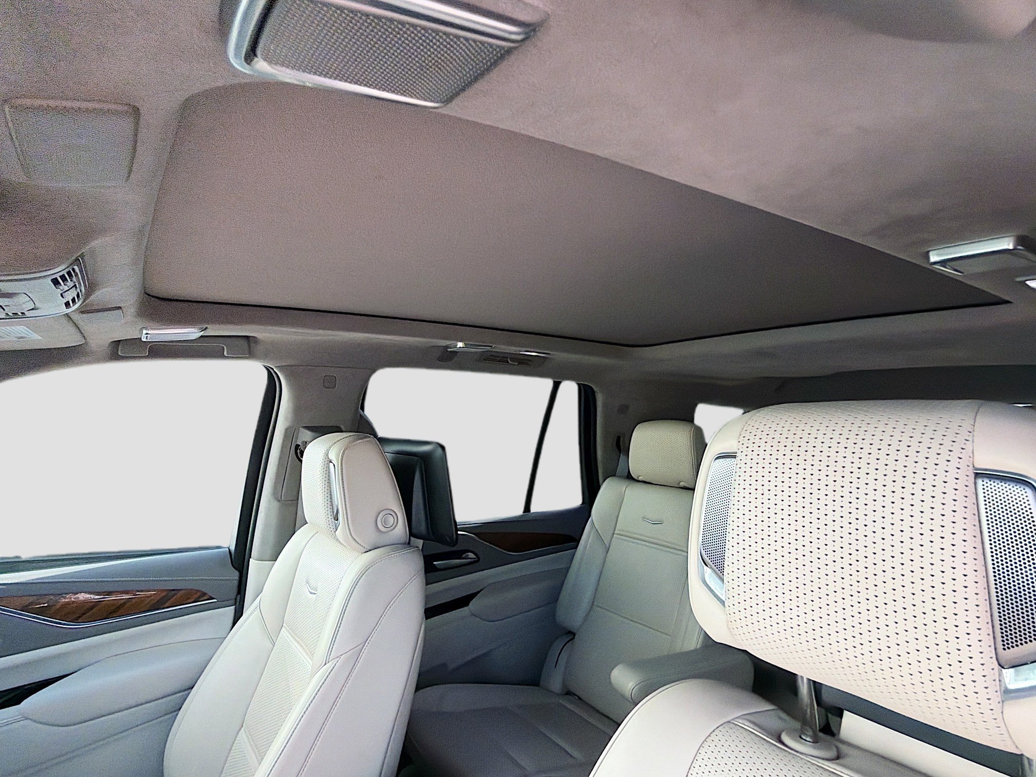Used 2022 Black Raven Cadillac Sport Platinum image 29