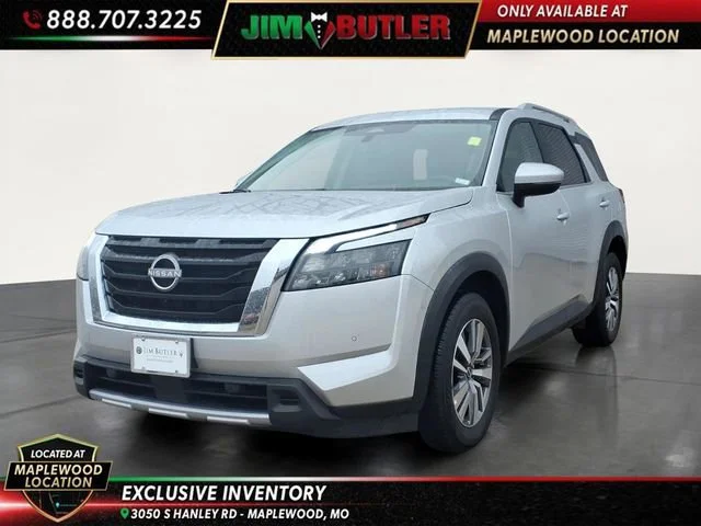 Used 2025  Nissan SL image 1