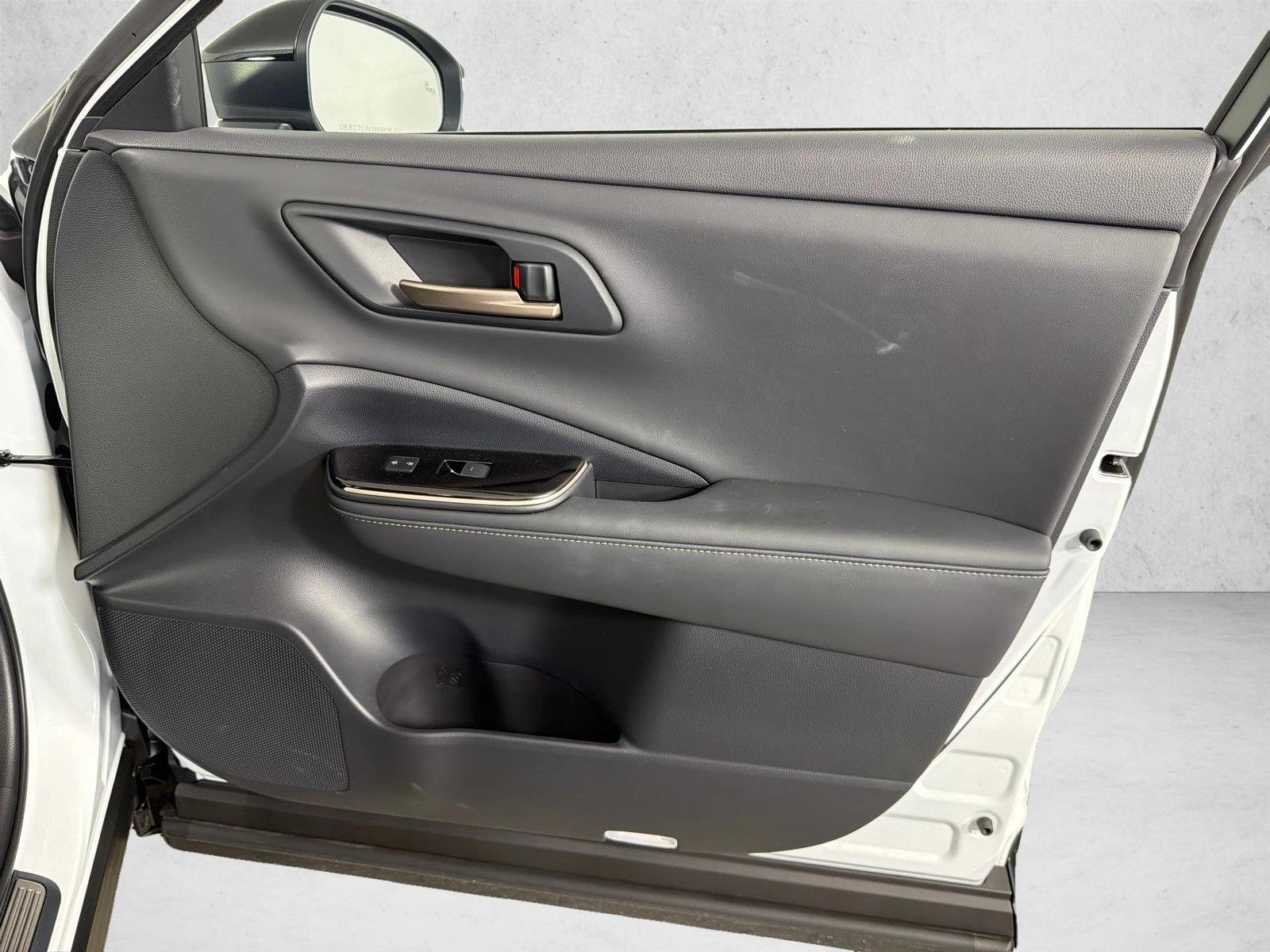 Used 2026 Oxygen Toyota Limited image 15