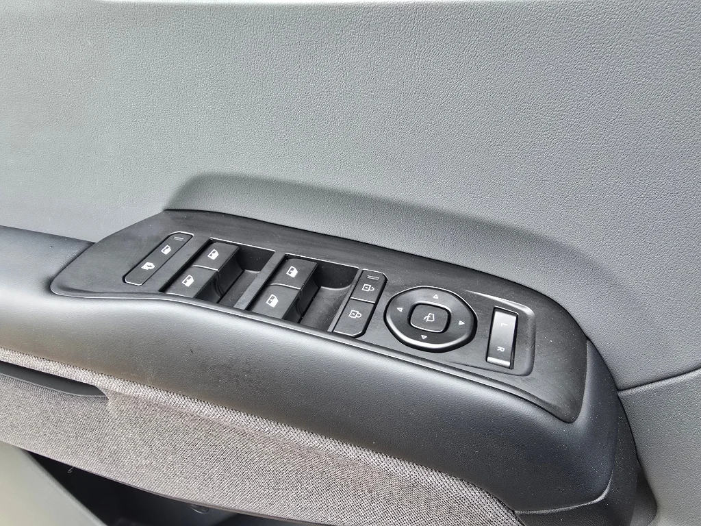 Used 2024 Ivory Silver Matte Kia Land image 15