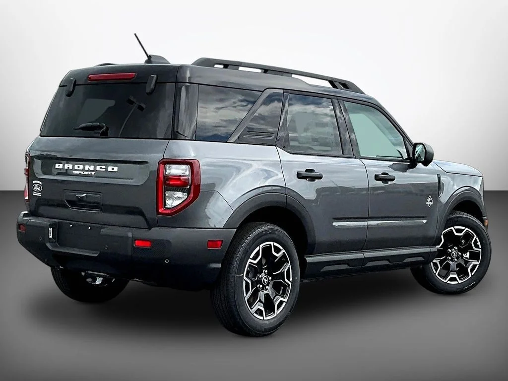 New 2026 Carbonized Gray Metallic Ford Outer Banks® image 15