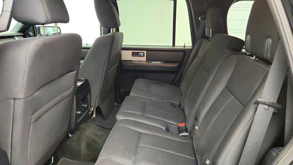 Used 2016 Shadow Black Ford 4WD 4dr XLT w/ Power Moonroof image 19