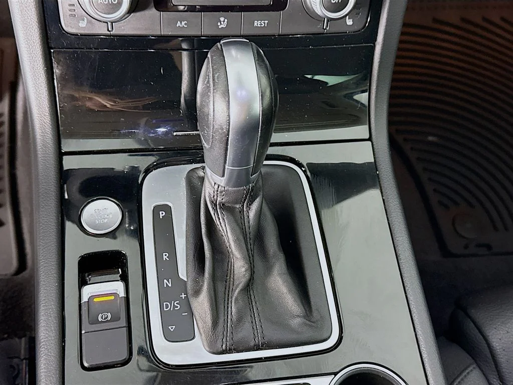 Used 2016 Gray Metallic Volkswagen VR6 FSI image 18