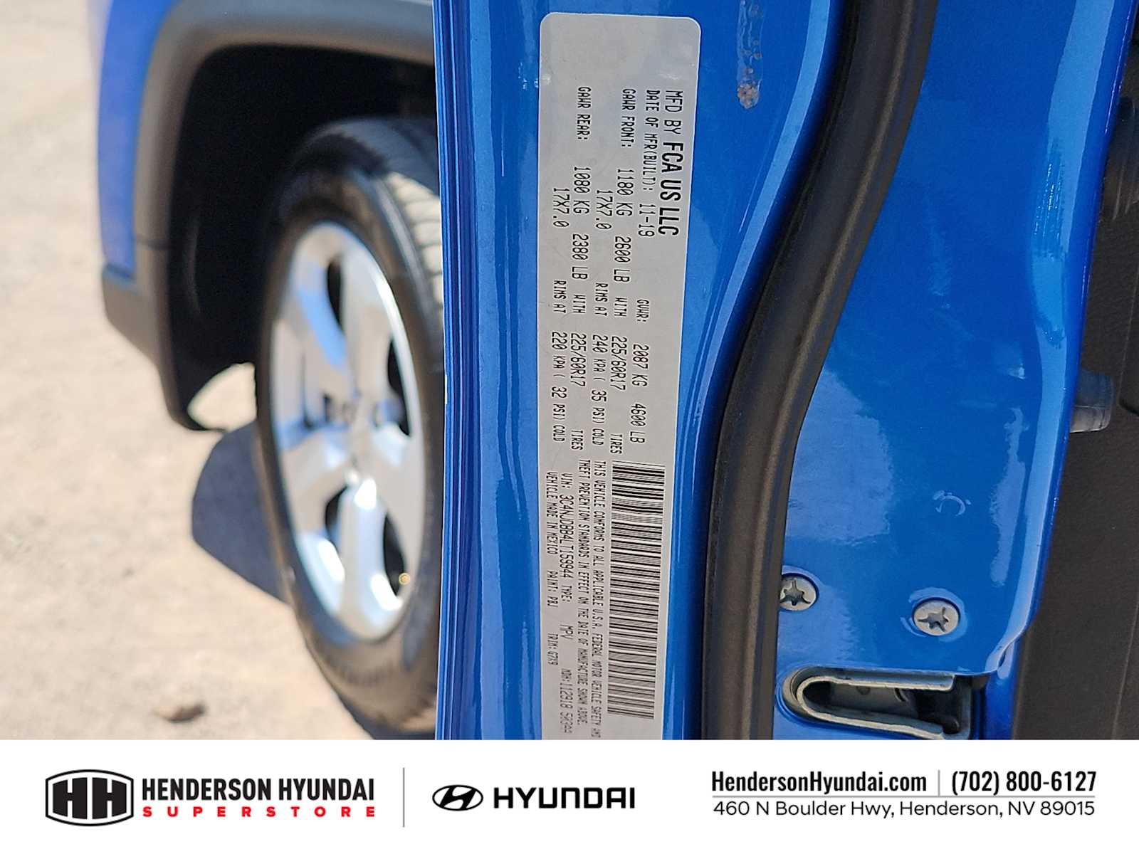 Used 2020 Laser Blue Pearlcoat Jeep Latitude image 35