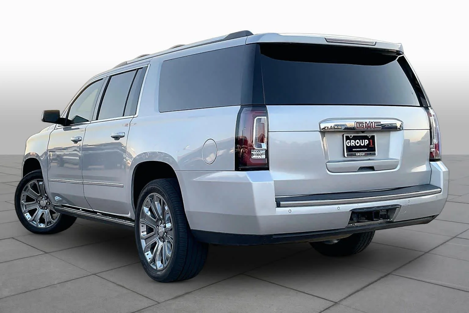 Used 2015 QUICKSILVER METALLIC GMC Denali image 9