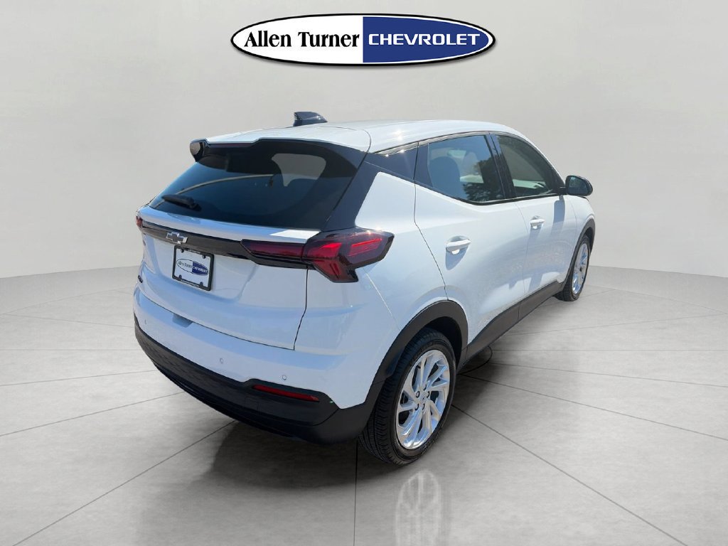 2027 Chevrolet Bolt LT - Photo 4