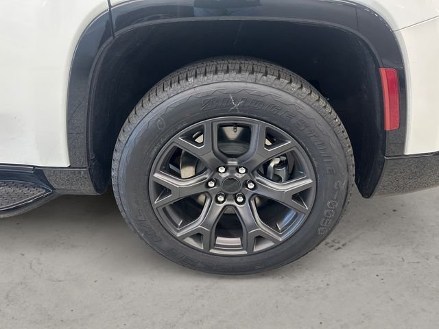 New 2026 Bright White Clear-Coat Exterior Paint Jeep Limited Altitude image 14