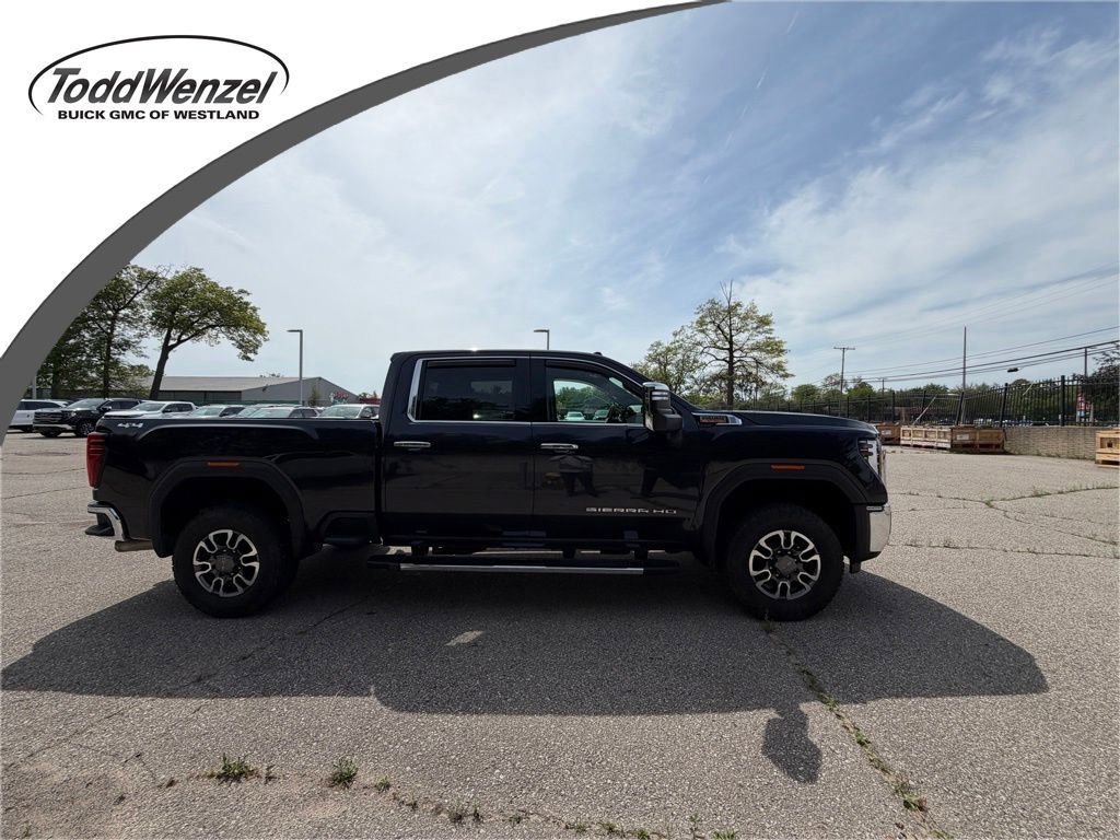 2024 GMC Sierra 4WD Crew Cab Standard Box SLT's photo