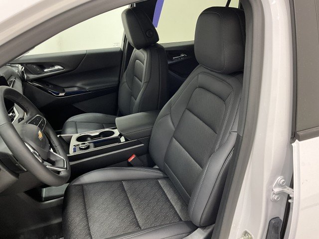 New 2027 Summit White Chevrolet LT image 18