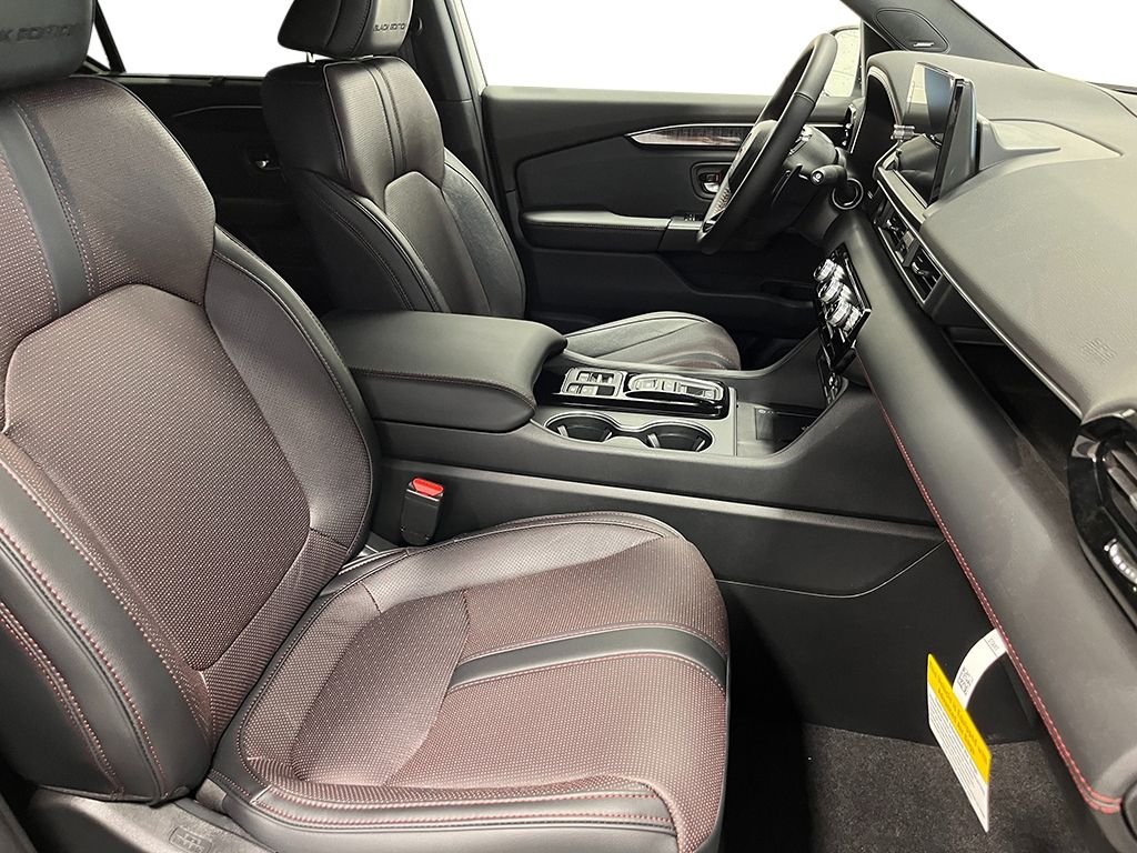 2025 Honda Pilot Black Edition - Photo 25