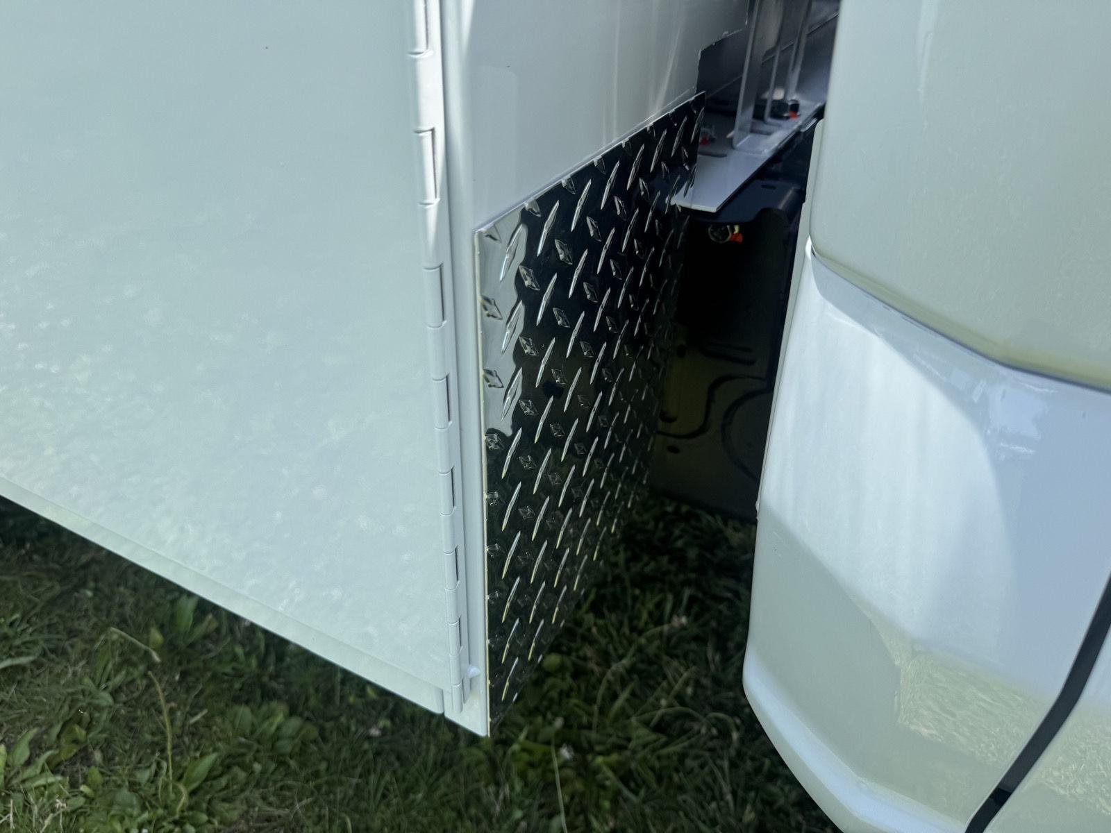 New 2026 Oxford White Ford XL image 9