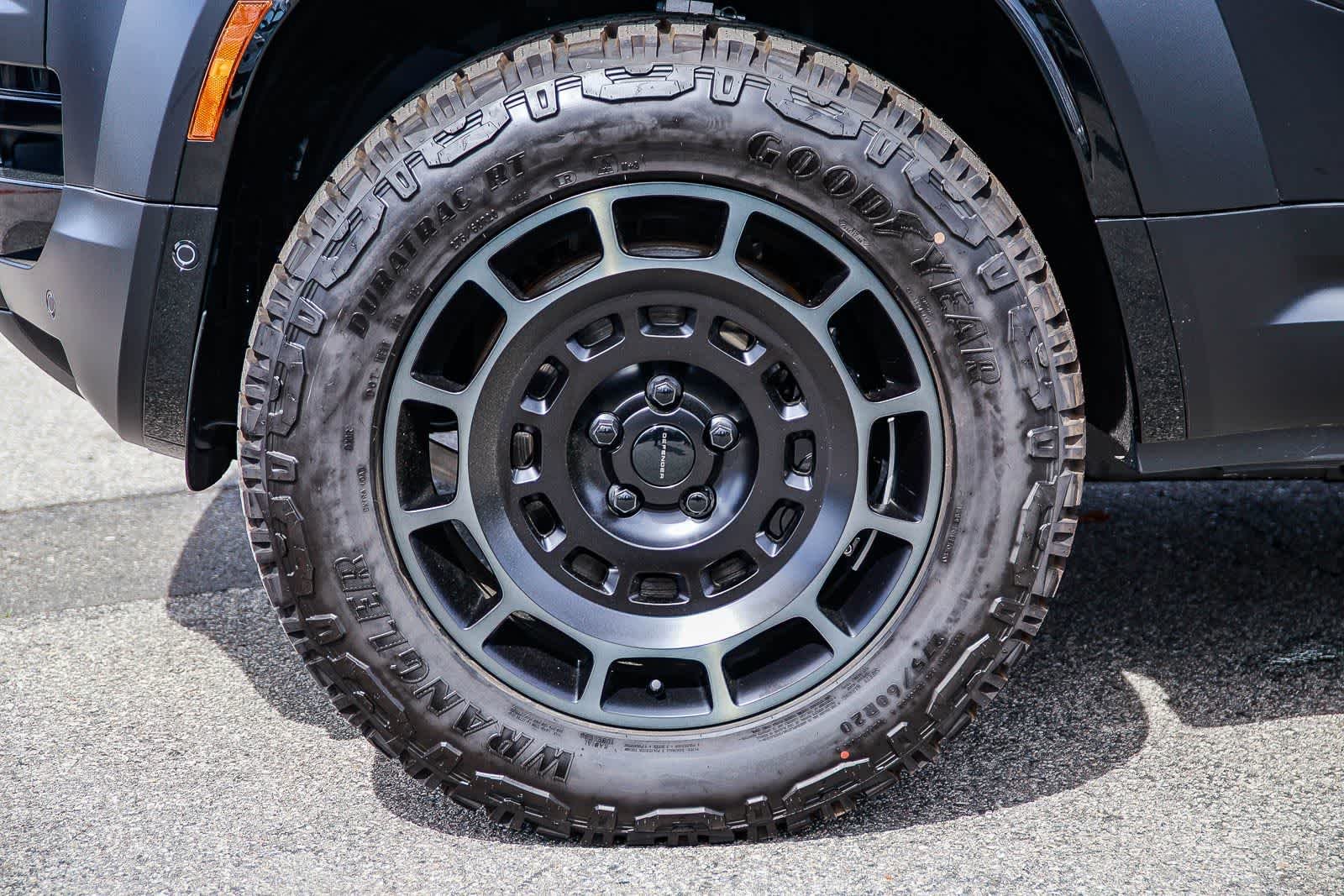 New 2026 Narvik Black Land Rover OCTA Black image 9