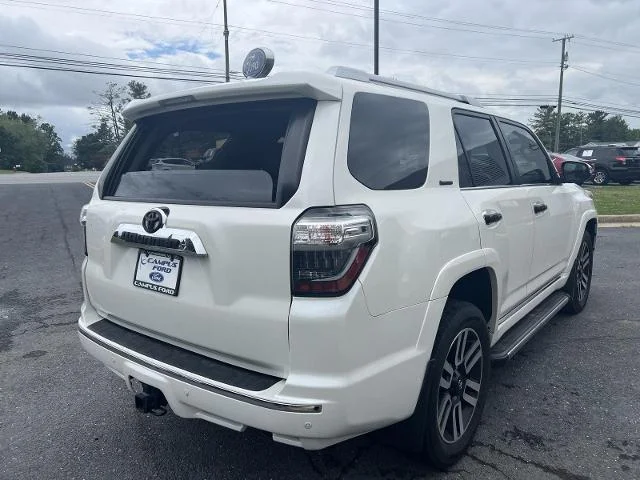 Certified Used 2018 Blizzard Pearl Toyota  image 5