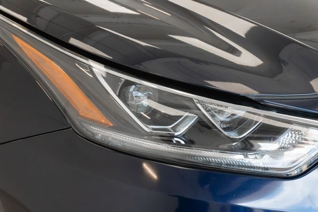 Used 2024  Toyota Platinum image 39