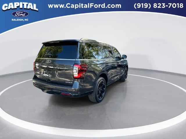Used 2023  Ford Limited image 8