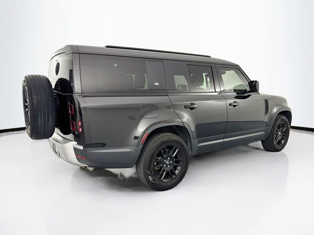 Used 2024 Black Land Rover S image 5