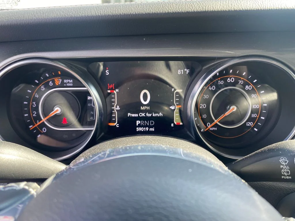 Used 2021 White Jeep Unlimited Sahara image 3