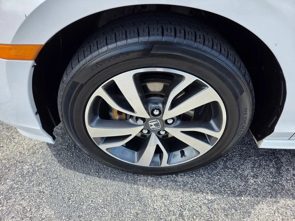 Used 2024 White Honda Touring image 7