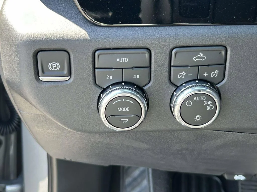 New 2026 Sterling Metallic GMC SLE image 25