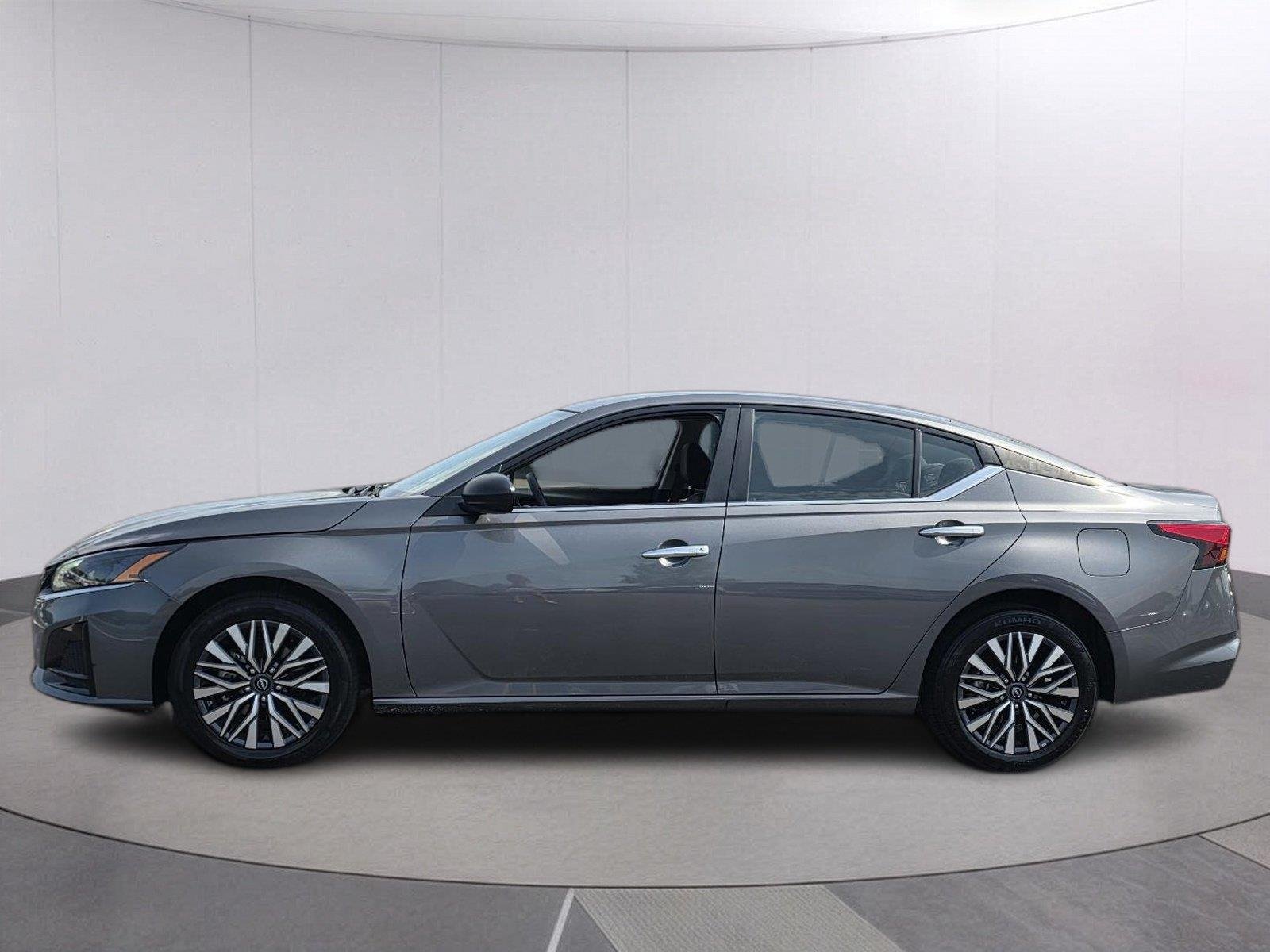 Used 2025 Gun Metallic Nissan SV image 8