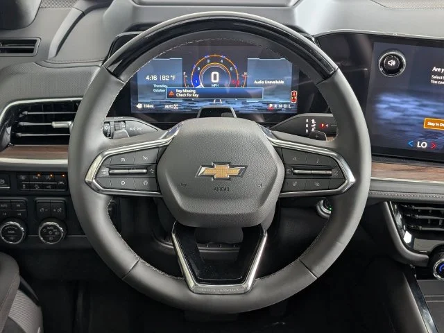 New 2027 Polar White Tricoat Chevrolet High Country image 17