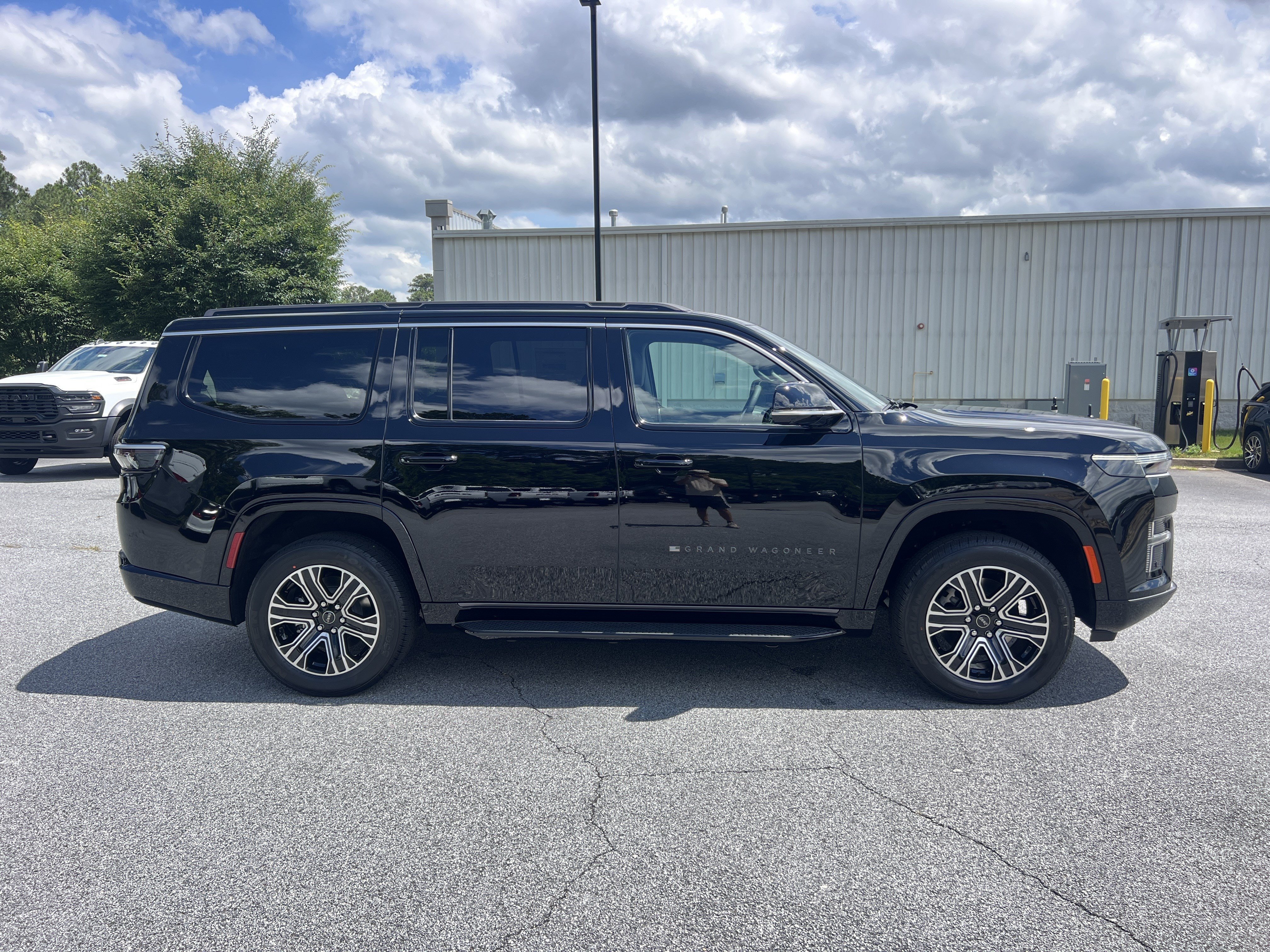 New 2026 High Gloss Black Jeep Limited image 9