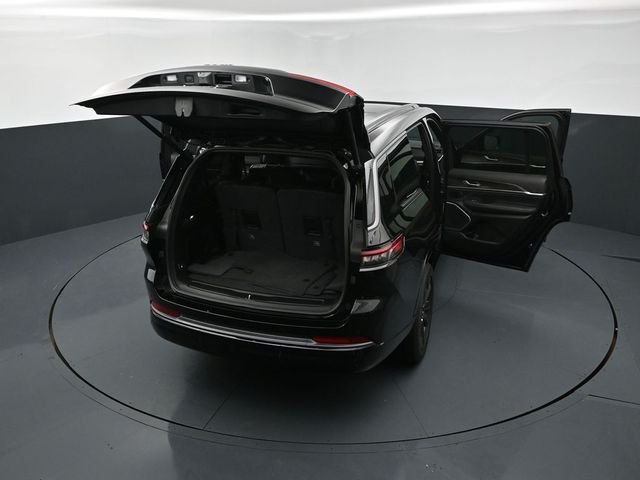 New 2026 Diamond Black Crystal Pearl-Coat Exterior Paint Jeep Limited image 29