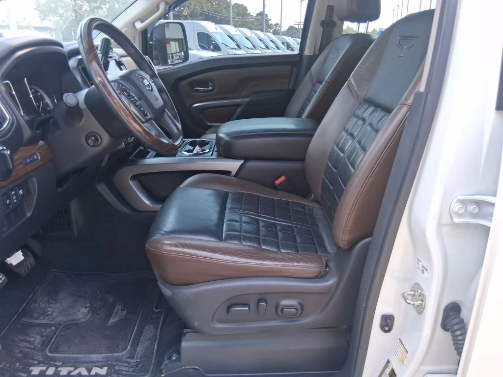 Used 2016 White Nissan Platinum Reserve image 11