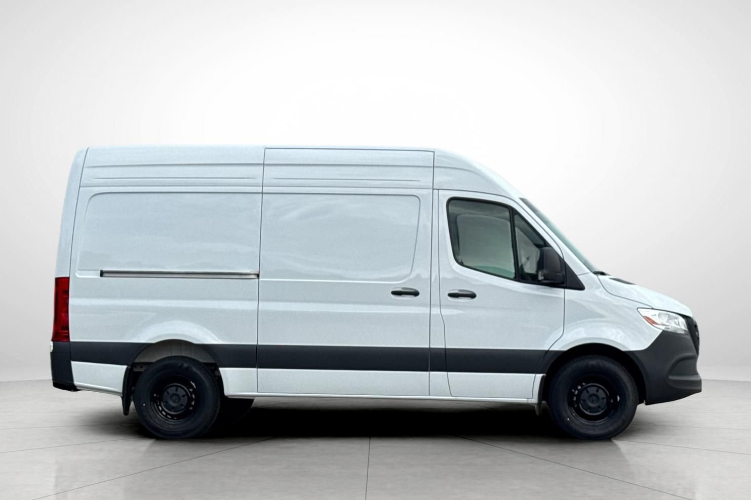 New 2026 Arctic+White Mercedes-Benz Cargo 144 WB image 26