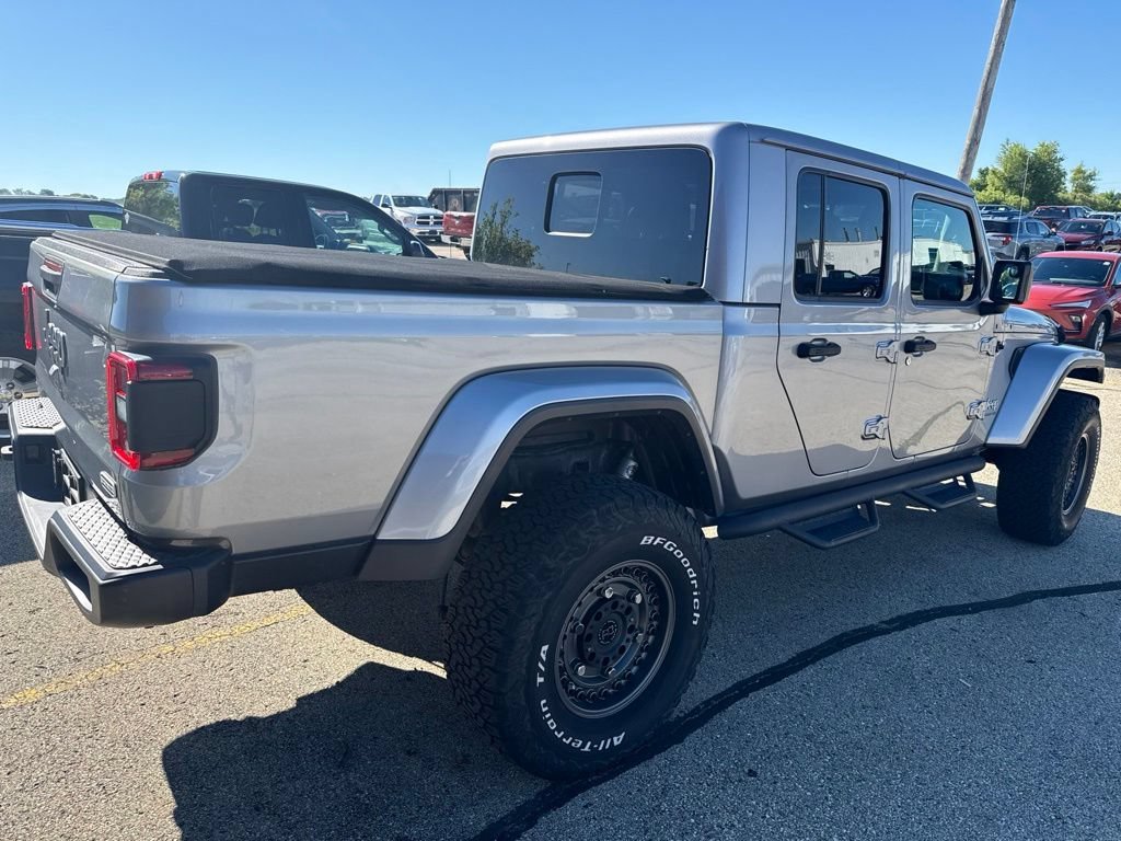Used 2020 Gray Jeep Overland image 4
