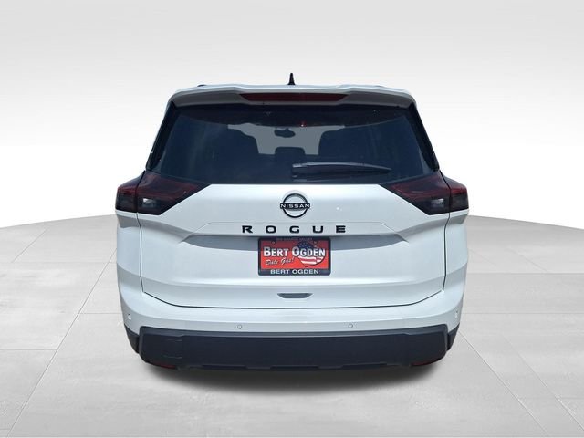 Used 2026 White Nissan Dark Armor image 7