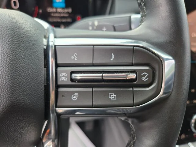Used 2026 White GMC Elevation image 34