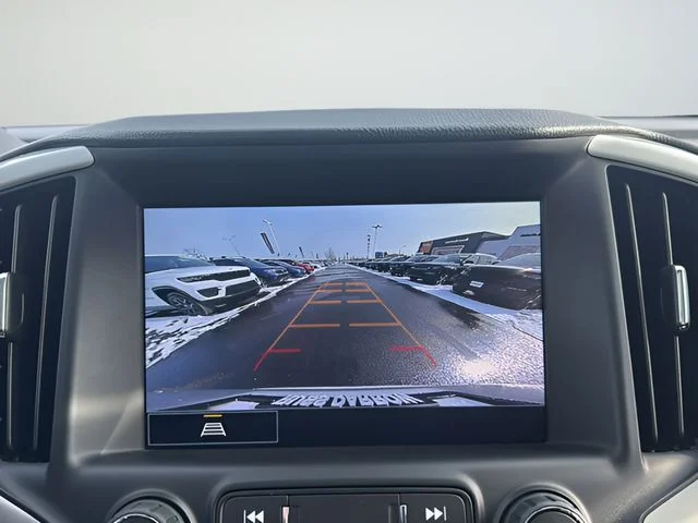 Used 2022 Silver GMC SLT image 18