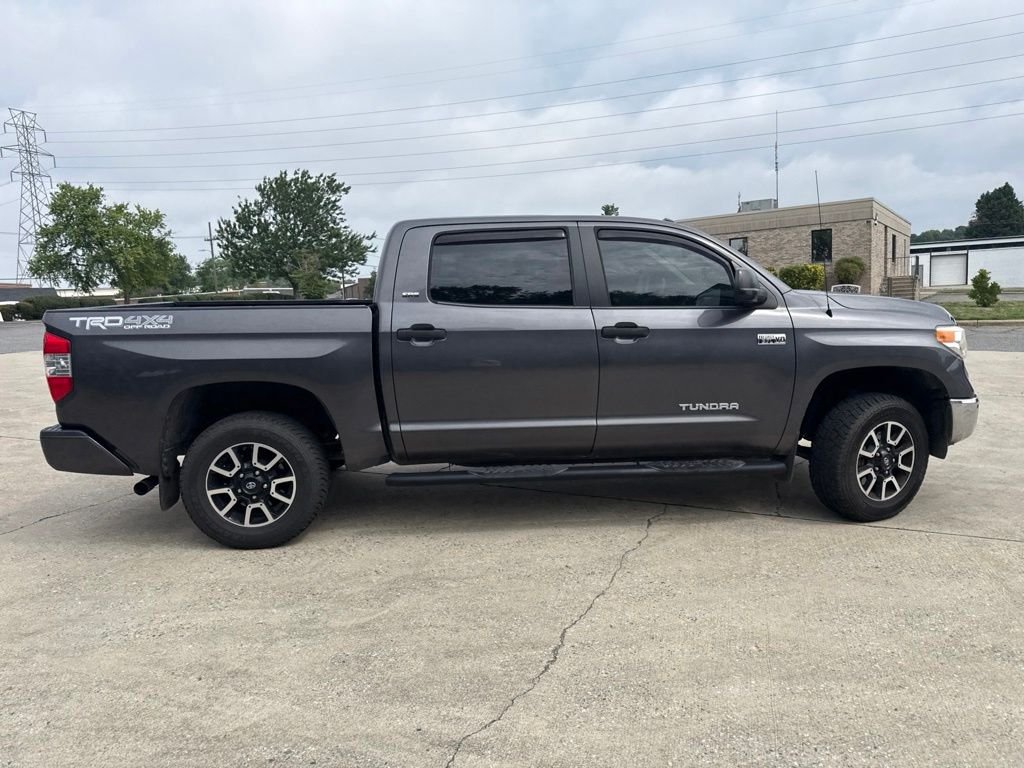 Used 2017 Gray Toyota SR5 image 12