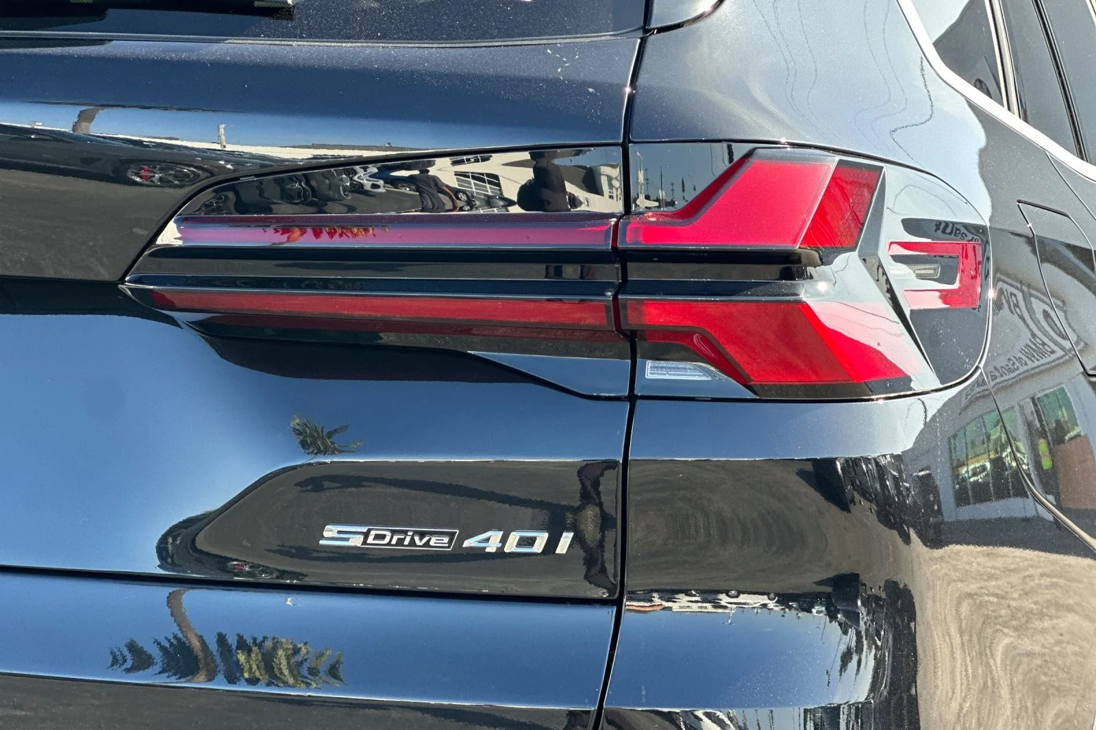 New 2026 Black Sapphire Metallic BMW sDrive40i image 27