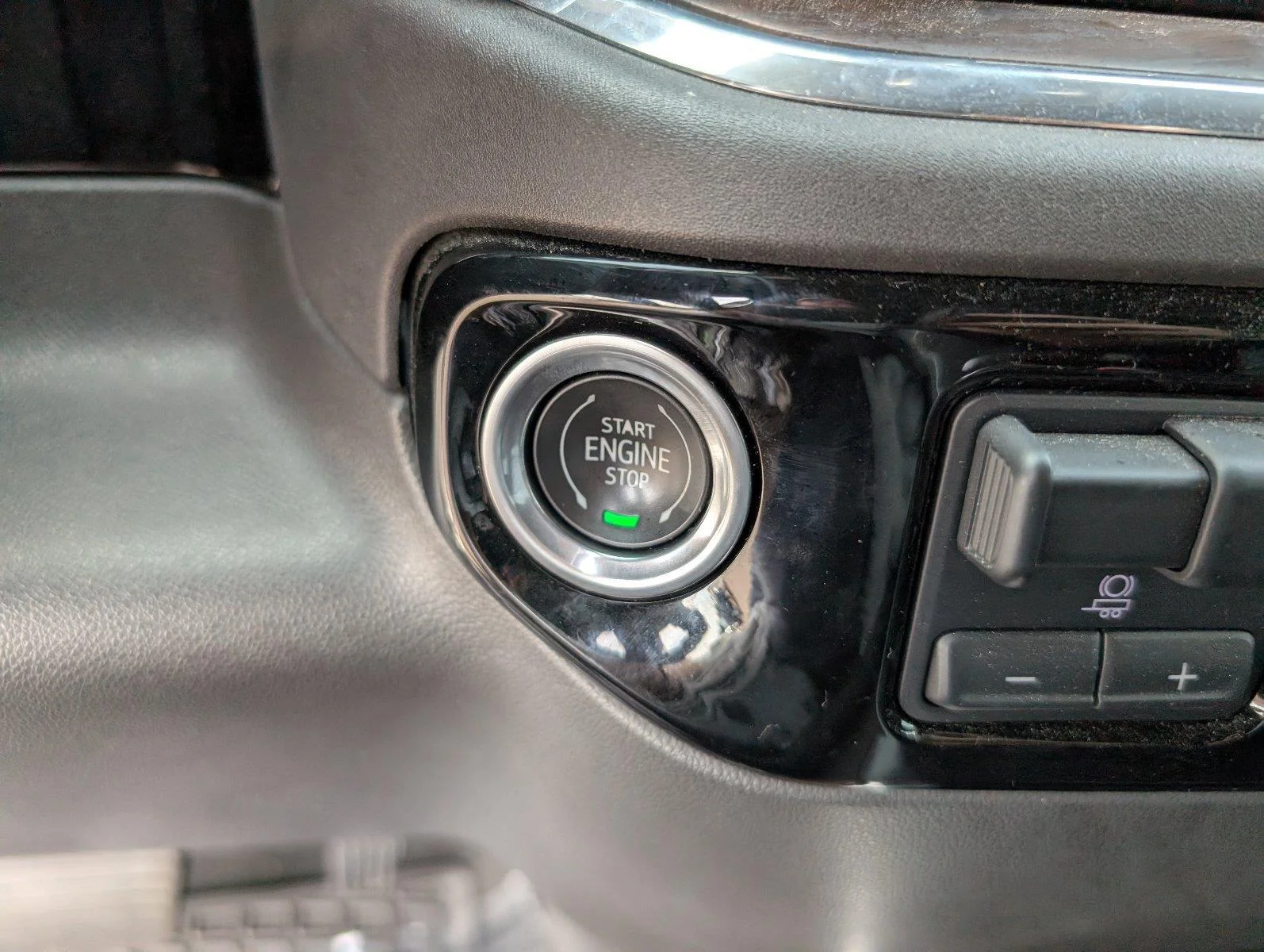 Used 2023 SUMMIT WHITE GMC SLT image 23