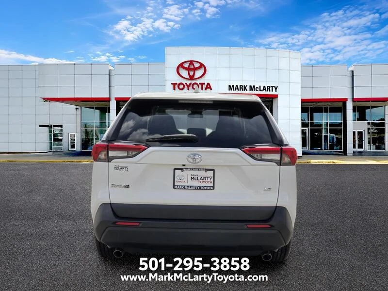Used 2024 Ice TOYOTA LE FWD image 4