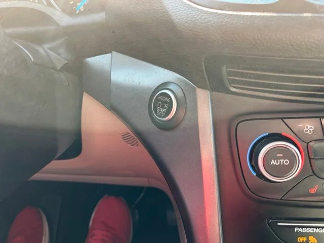 Used 2019 Green Ford SE image 14