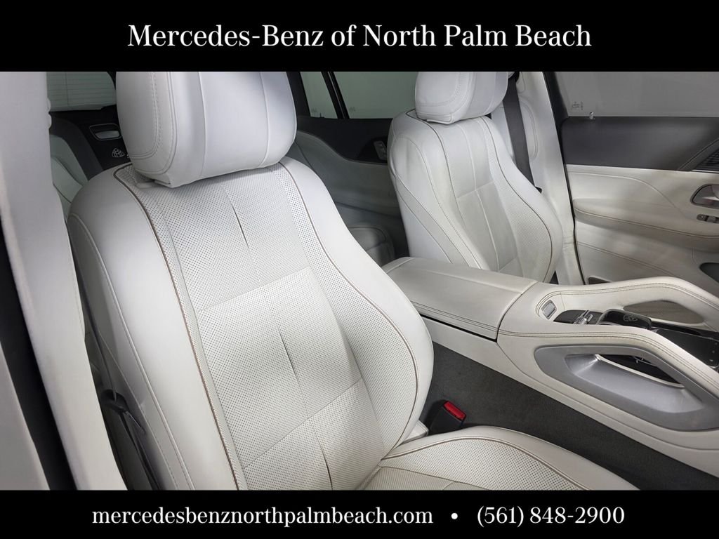 Used 2022 White Mercedes-Benz Maybach GLS 600 image 34
