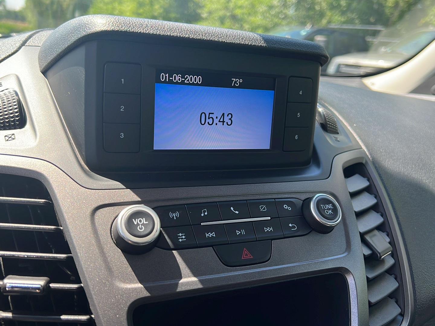 Used 2019 Frozen White Ford XL image 8