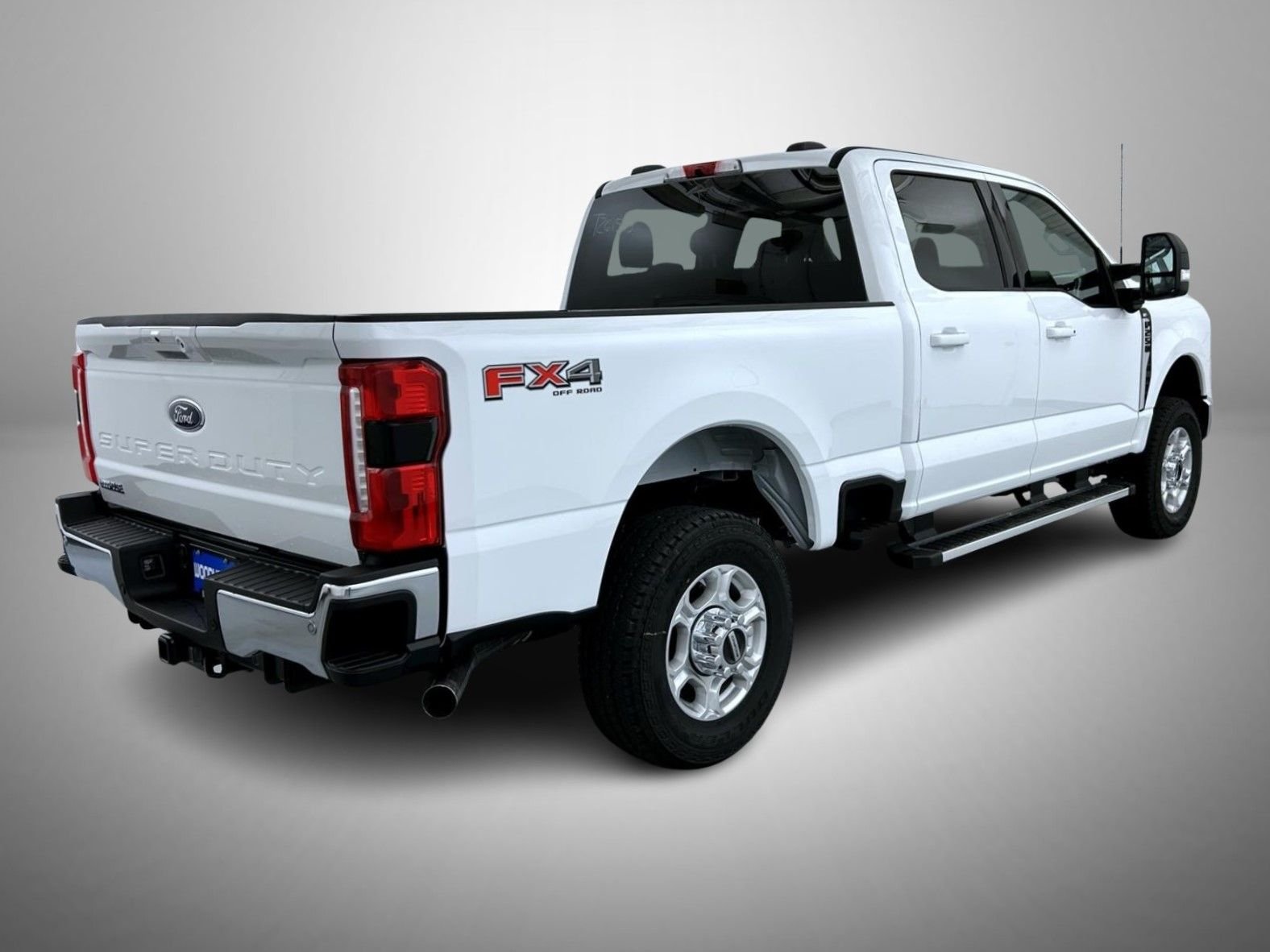 New 2026 Oxford White Ford XLT image 5