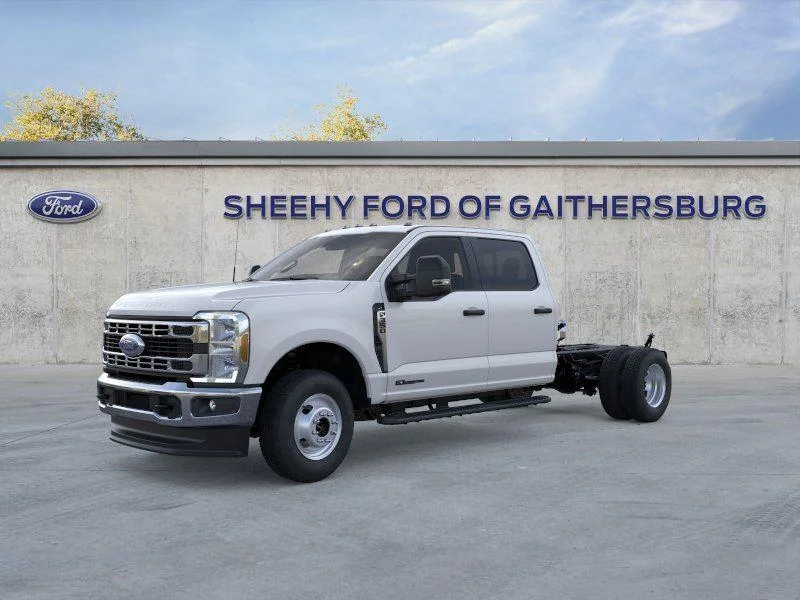 New 2026 Oxford White Ford XL image 2