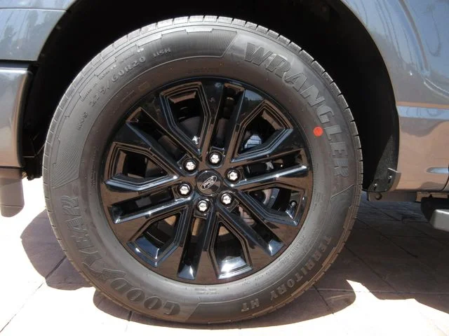 New 2026 Carbonized Gray Metallic Ford XLT image 8